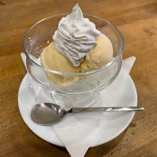 濃厚でミルクの美味しさが口に広がりバニラ好きな方やアイス好きな方は満足頂けると思います☆