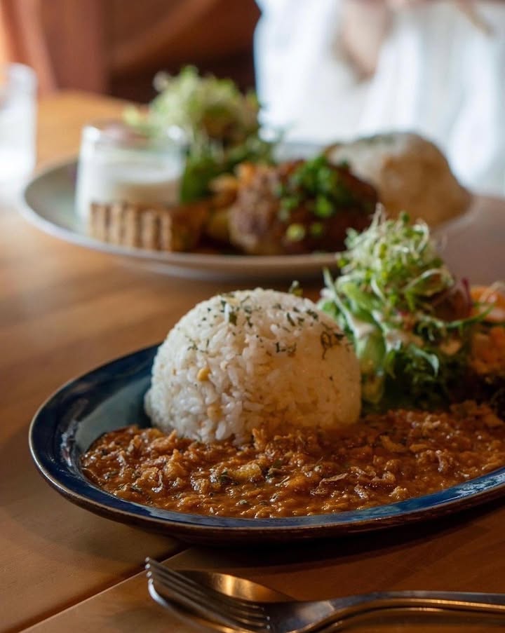 LOG cafe（ログ カフェ）
