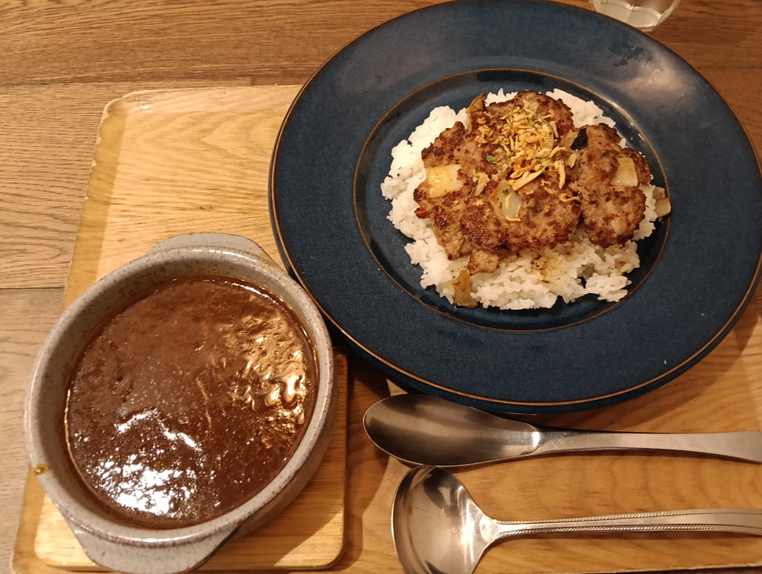 くずし粗挽きハンバーグカレー