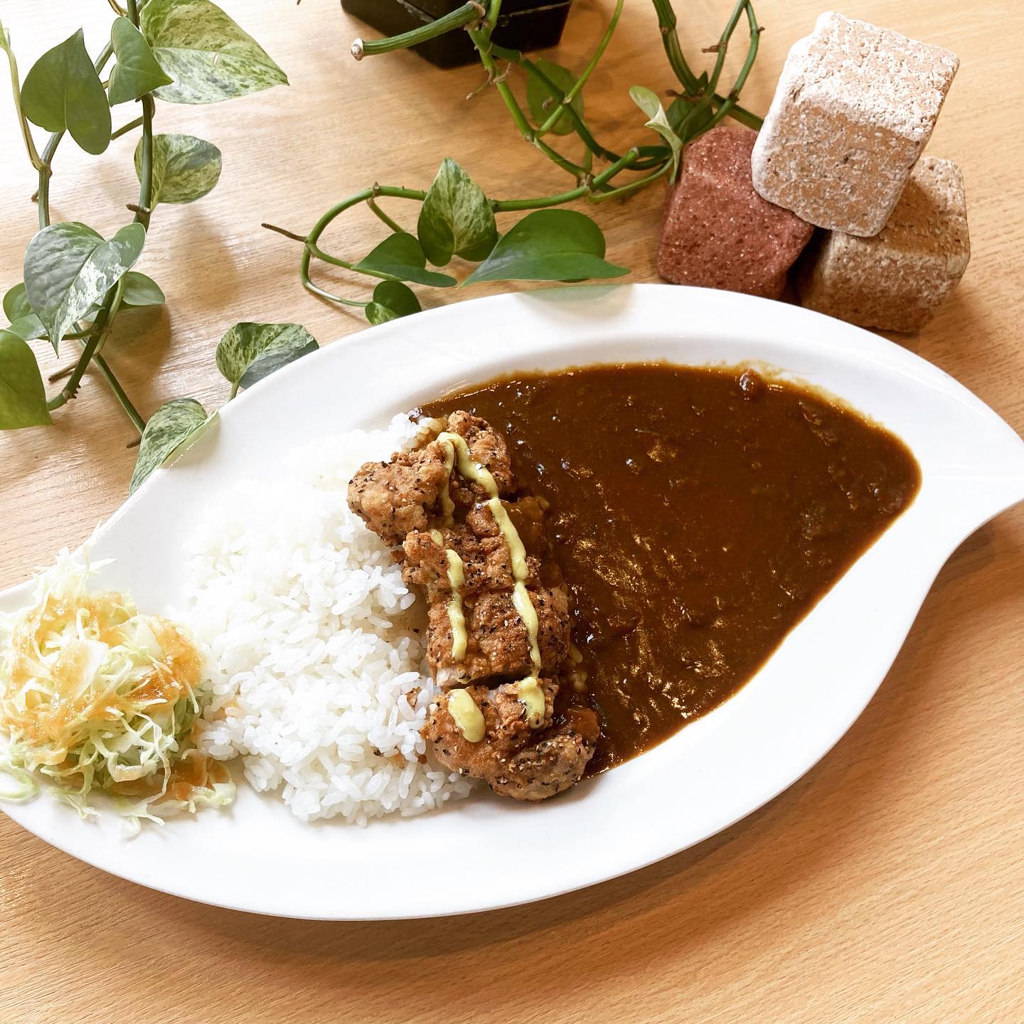 Cafe WOL（カフェ ウォール）
