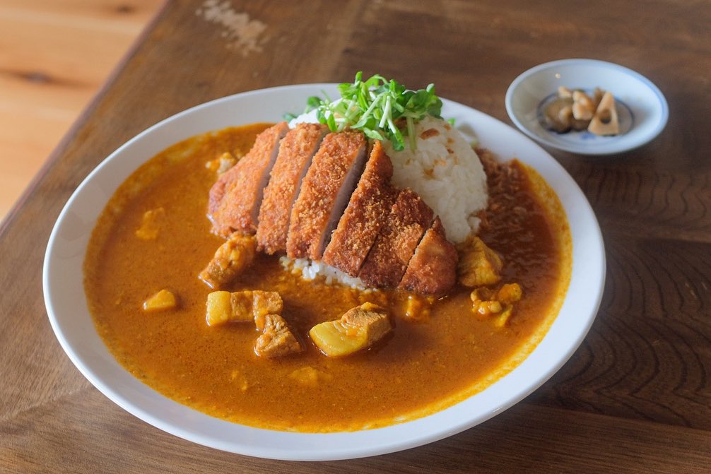 Curry＆Cafe UTSUMI BASE（カレー＆カフェ ウツミベース）