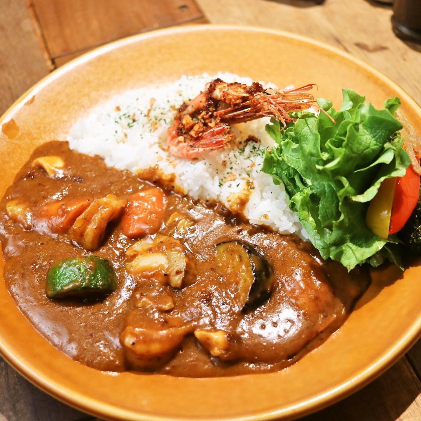 カレー専門店 円山教授。