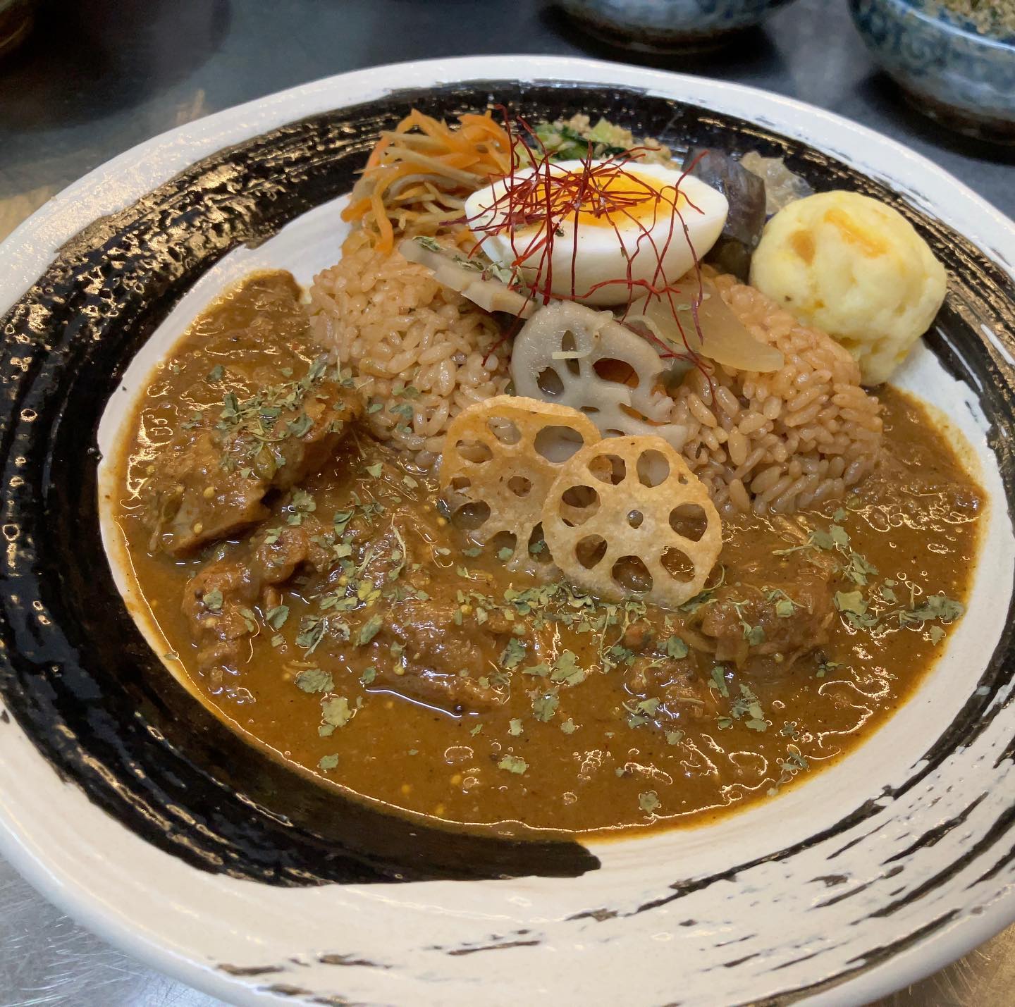 元祖ほうじ茶米カレー Nikomaru