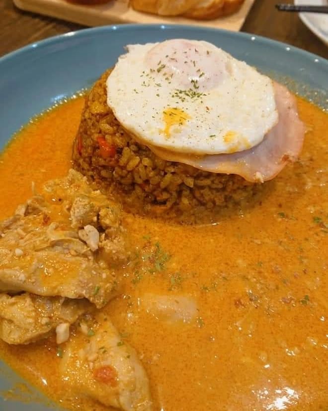カレー工房ビストロ 一甲