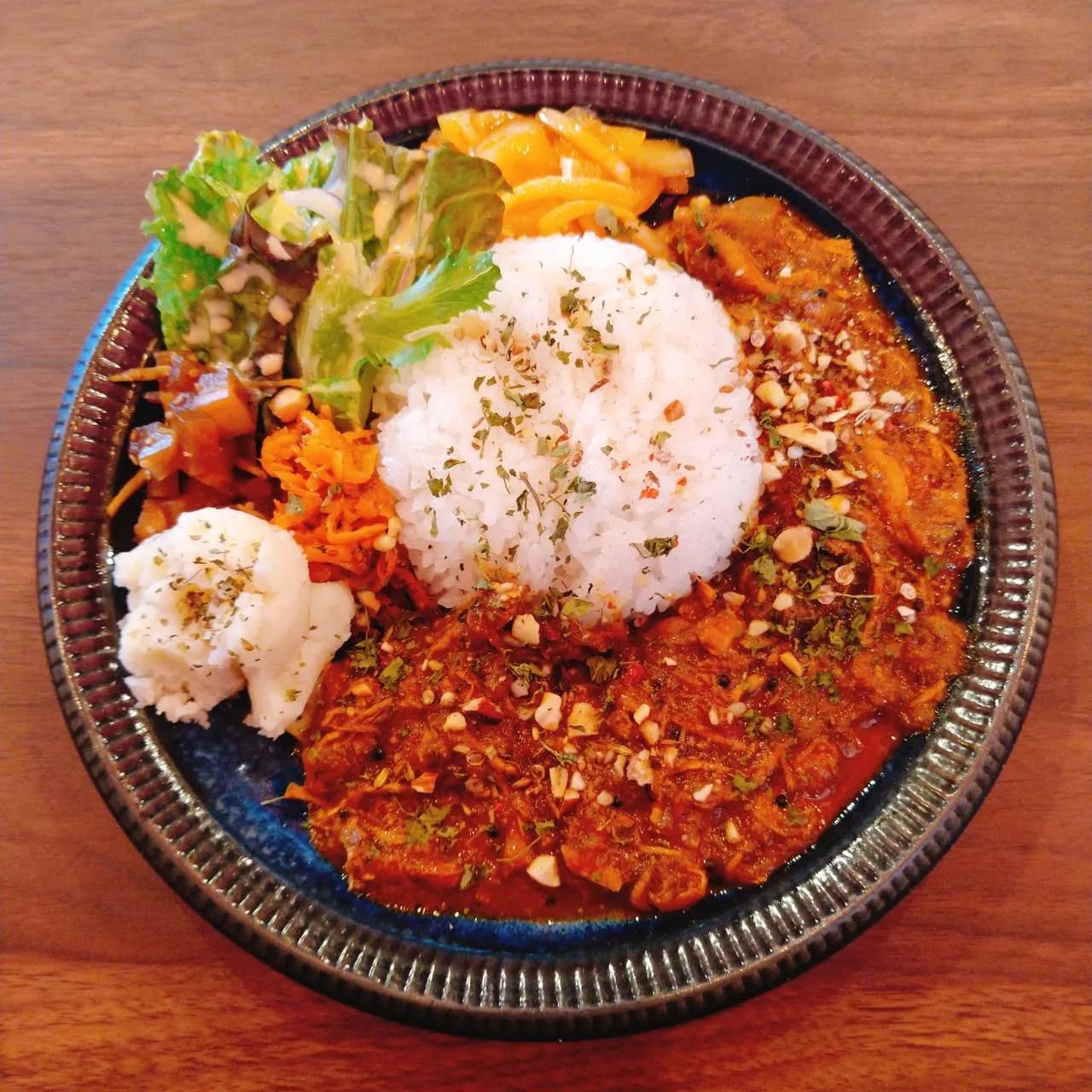 042CURRYBASE（ゼロヨンニカリィベイス）