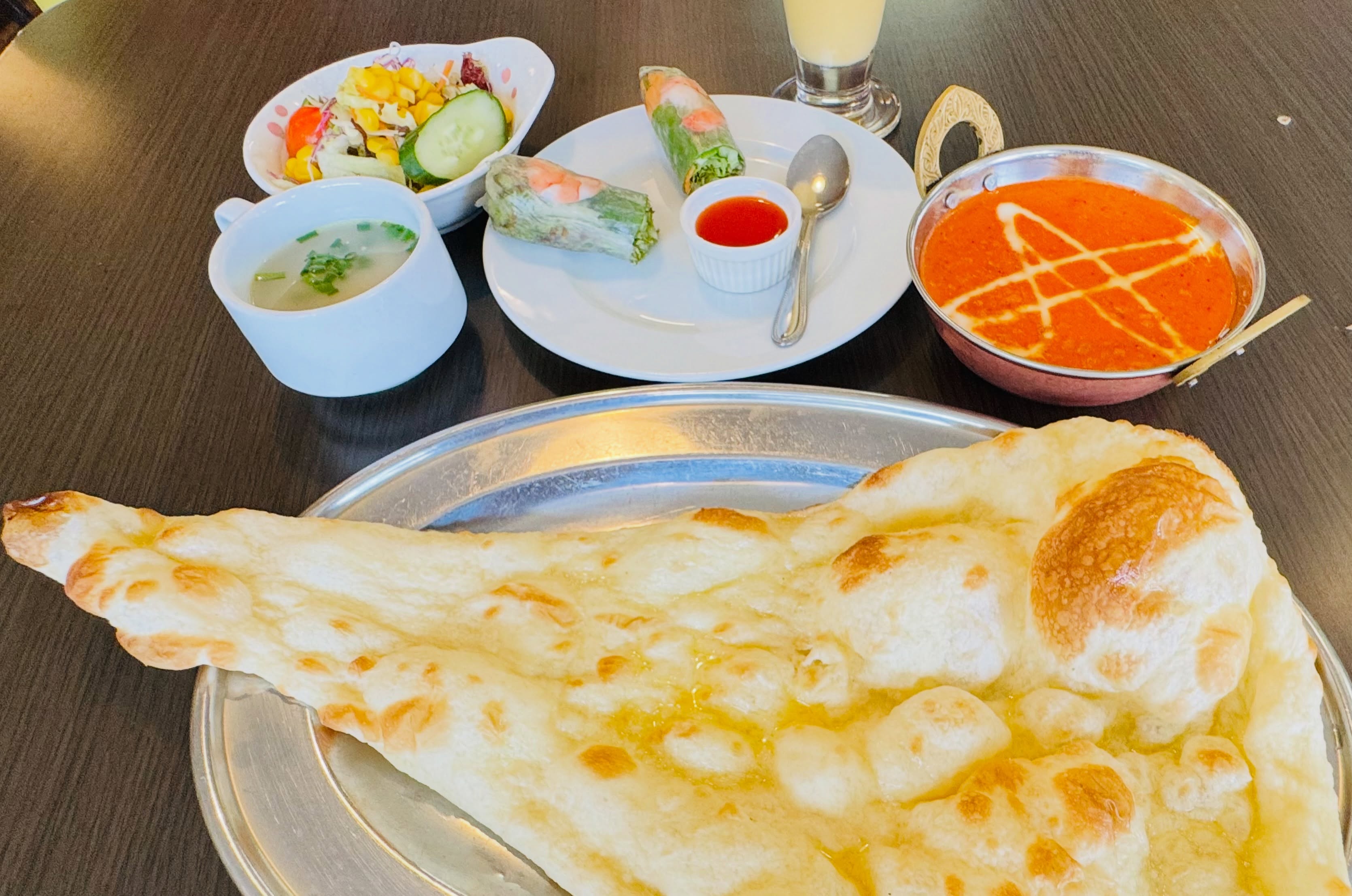 虹のカレーハウス