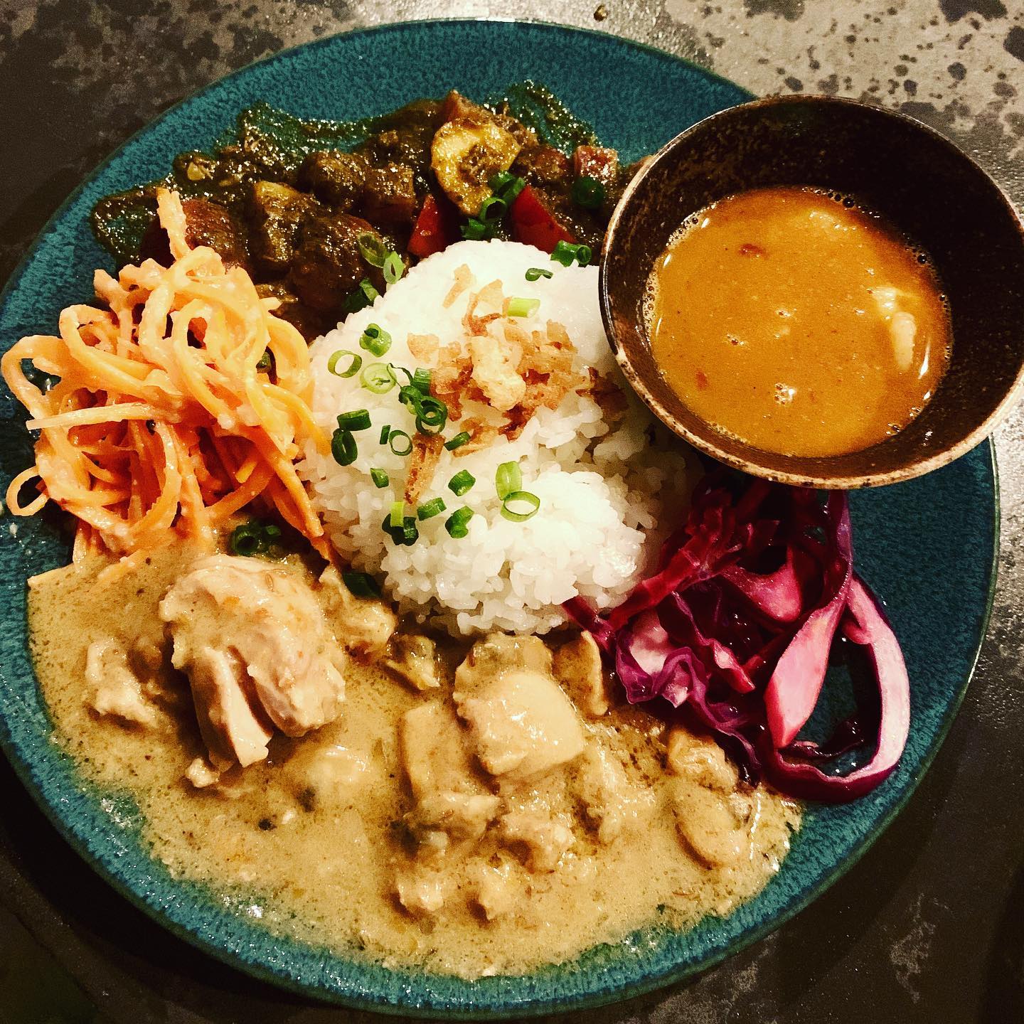 THANKS TABLE（サンクステイブル）