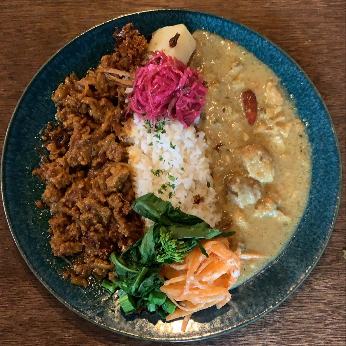 THANKS TABLE（サンクステイブル）