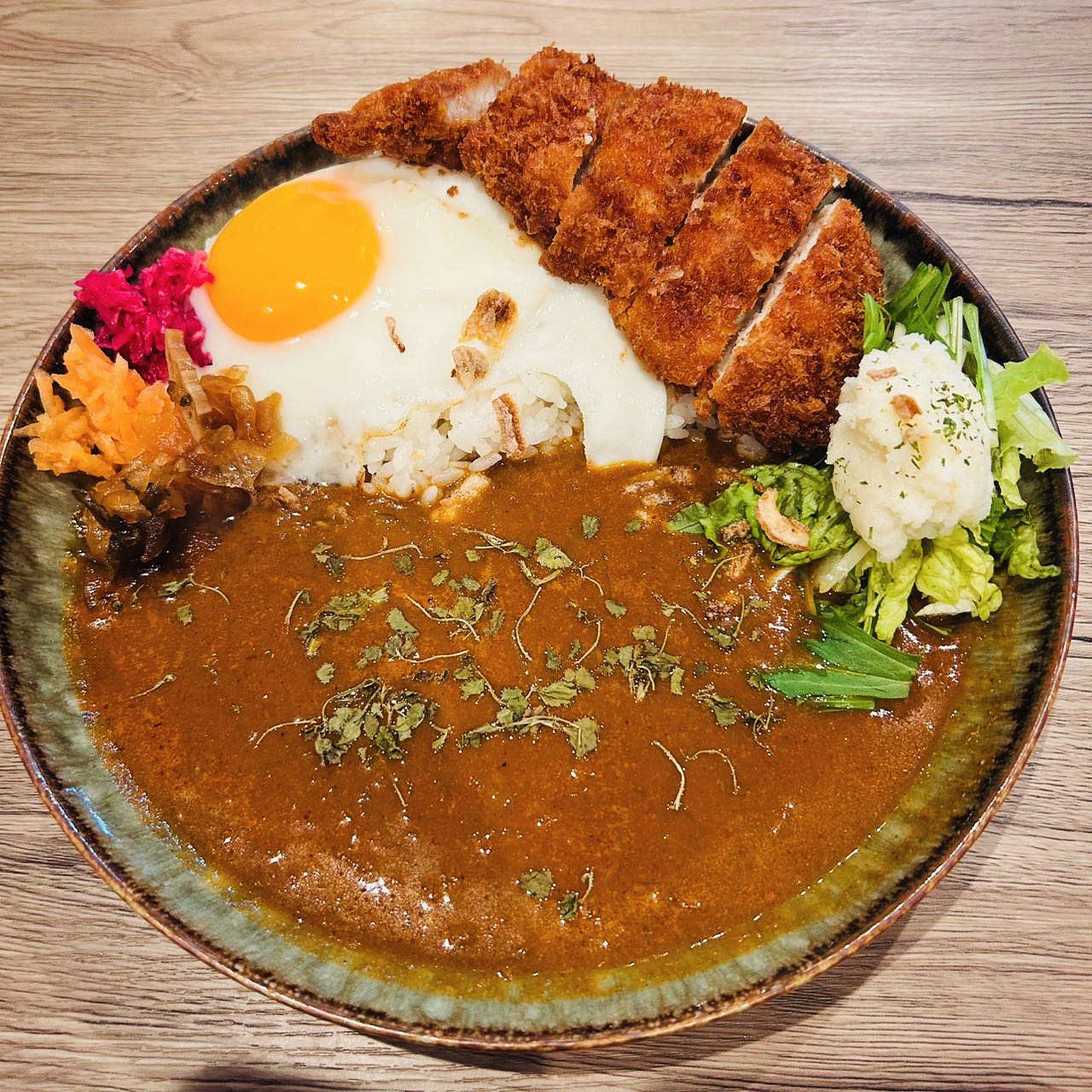 カレーと唐揚げの店 Stove