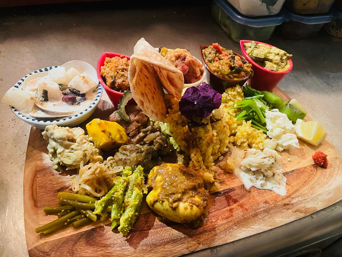 カレー食堂 コモやん。