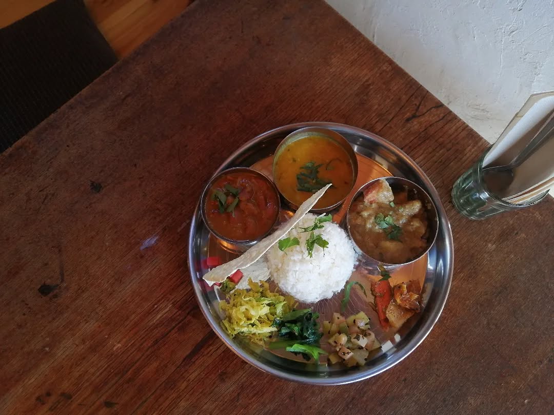 焼菓子とインドカレー うぐいす